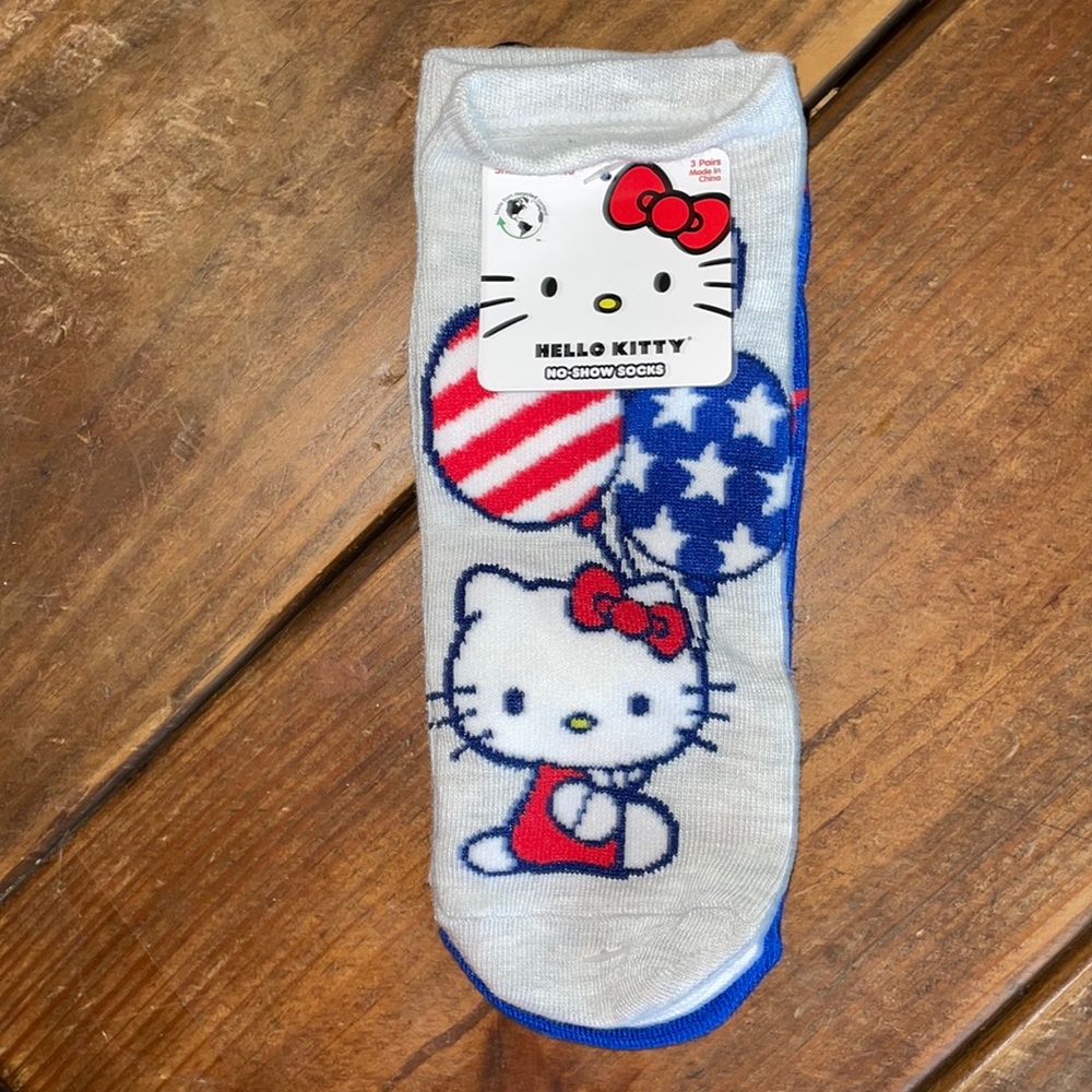 Hello Kitty Socks - Picture 5 of 16